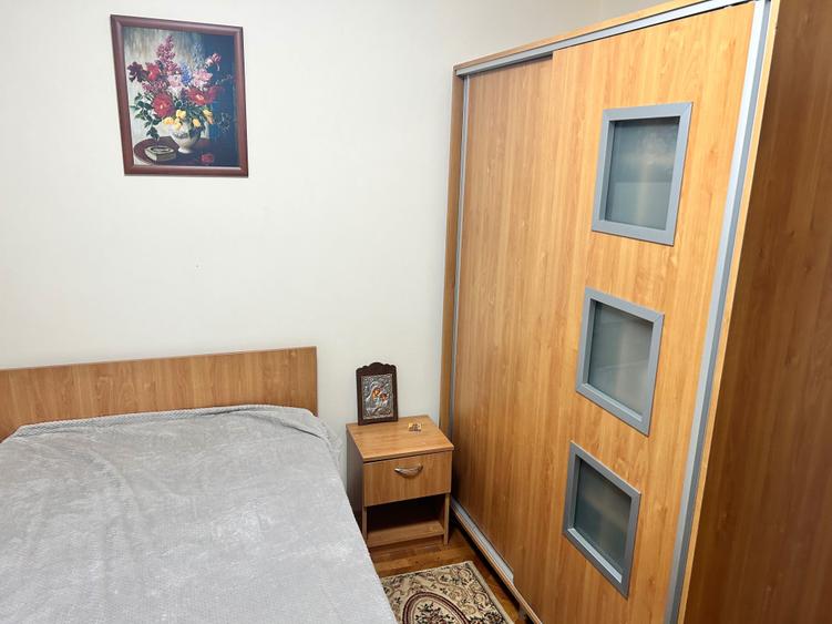 Apartament cu 3 camere semidecomandat în Basarab