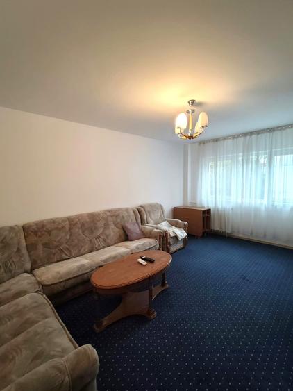 Apartament cu 3 camere decomandat în Berceni