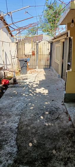 Casă cu Teren 200 Mp în Chercea