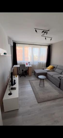 Apartament cu 2 camere decomandat în Medicină