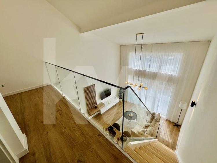 Apartament cu 4 camere decomandat în Cristian