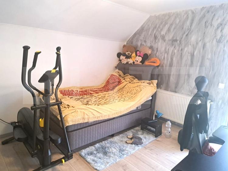 Casă individuală cu 4 camere cu Teren 500 Mp în Vulcan