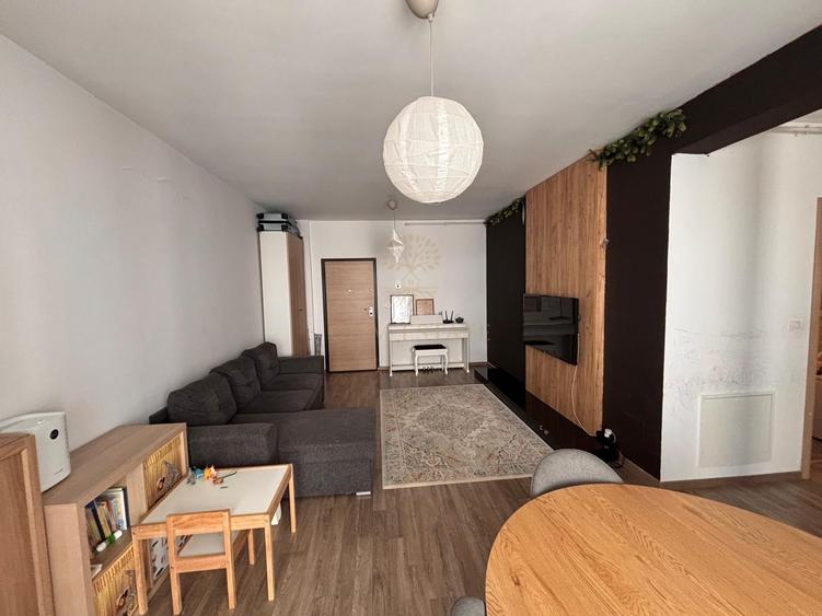 Apartament cu 2 camere semidecomandat, mobilat în Prelungirea Ghencea