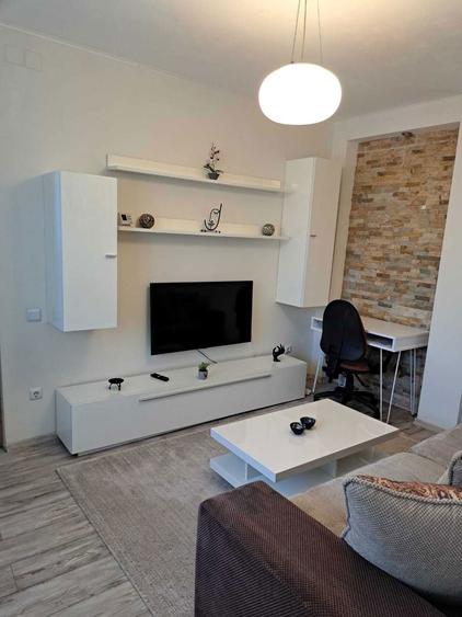 Apartament cu 2 camere semidecomandat în Moșilor