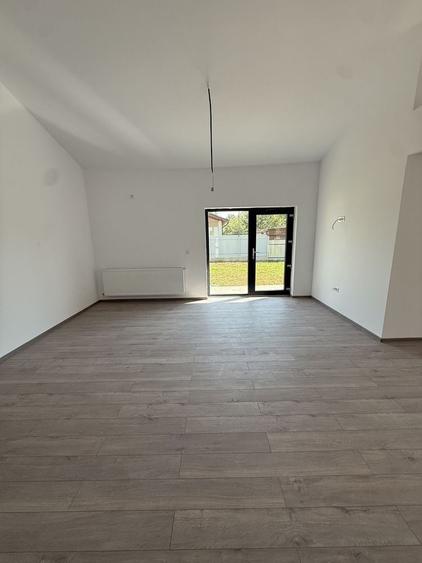 Casă cu 3 camere cu Teren 460 Mp în Lilieci