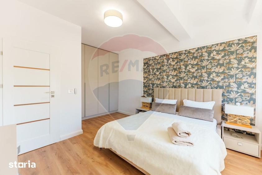 Casă cu 5 camere cu Teren 50 Mp în Subcetate