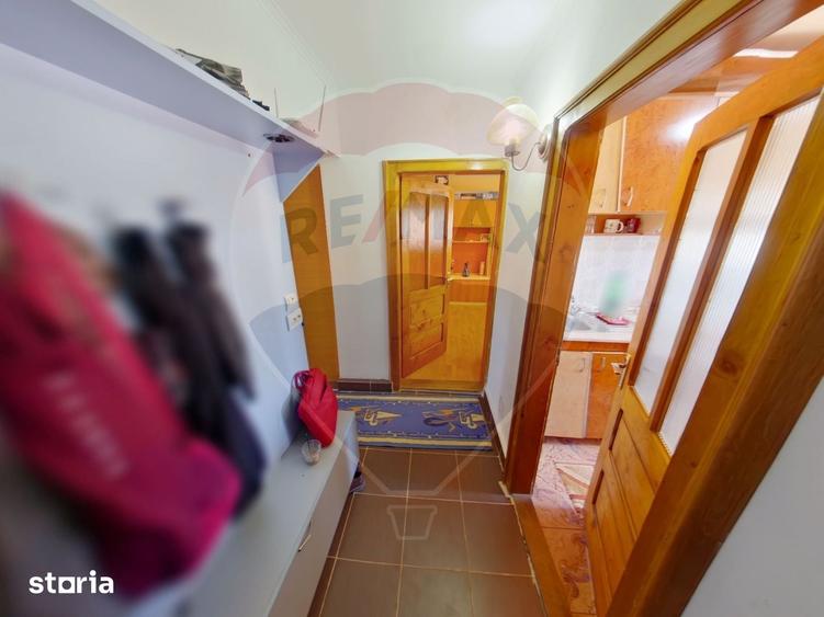 Apartament cu 3 camere, mobilat în Central