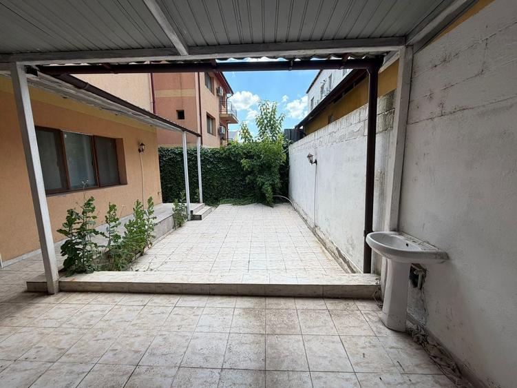 Apartament cu 3 camere decomandat, mobilat în Colentina