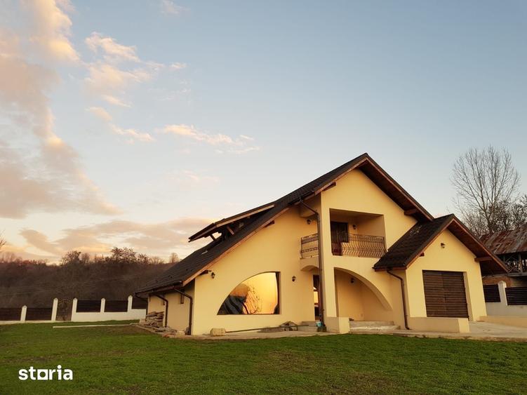 Casă cu 3 camere cu Teren 3000 Mp în Slătioara