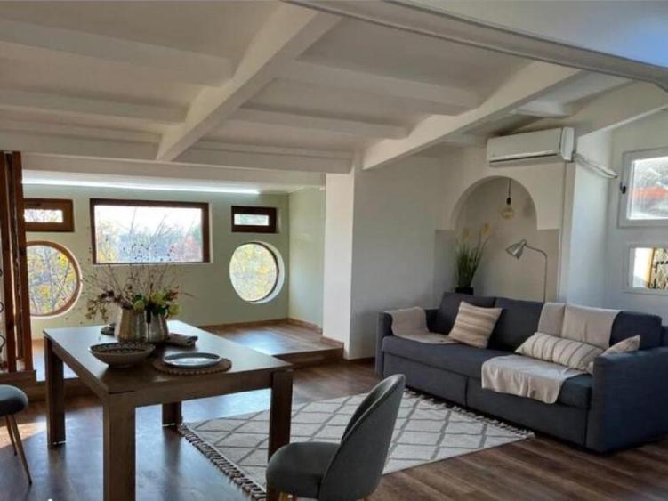 Apartament cu 4 camere, mobilat în Băneasa