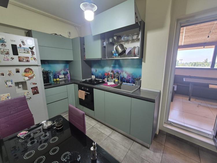 Penthouse cu 4 camere decomandat, mobilat în Theodor Pallady