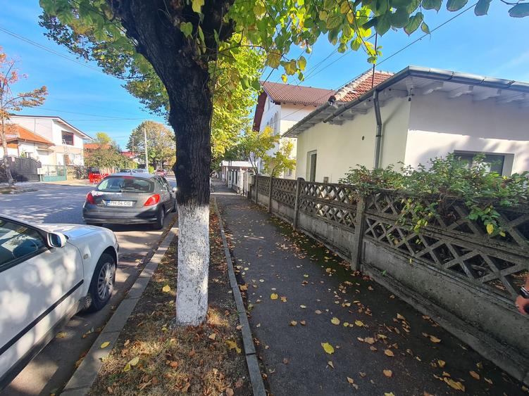 Casă individuală cu 7 camere cu Canalizare în Câmpina