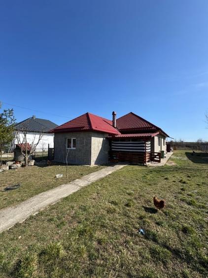 Casă individuală cu 4 camere cu Canalizare în Hideaga
