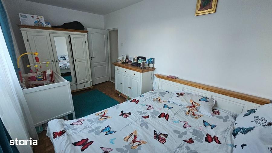 Apartament cu 4 camere decomandat în Central