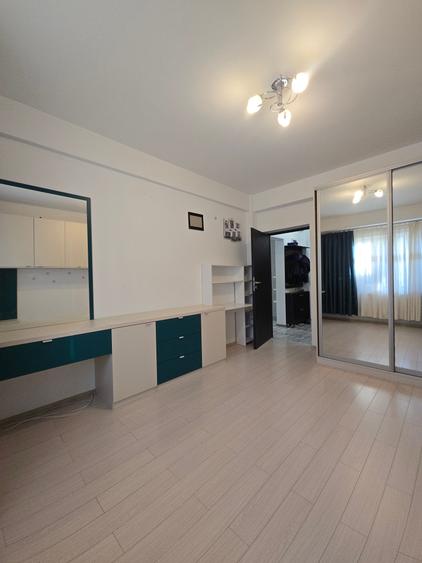 Apartament cu 2 camere decomandat în Dobroești