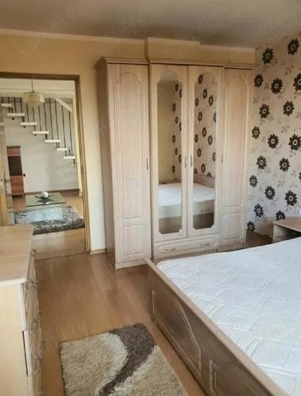 Apartament cu 4 camere decomandat în Ștrand