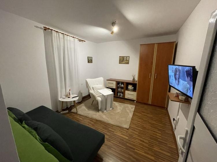 Casă cu 3 camere cu Teren 1500 Mp în Central