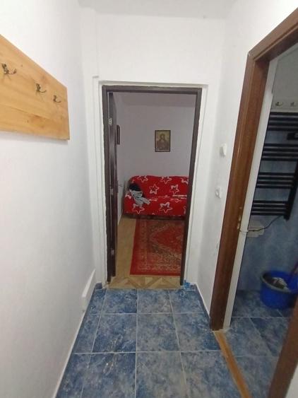 Apartament cu 2 camere semidecomandat în Crâng
