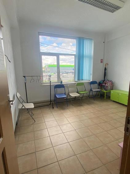 Spațiu comercial, de 200 mp, în Florești