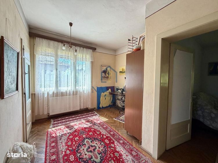 Casă cu 4 camere în Central