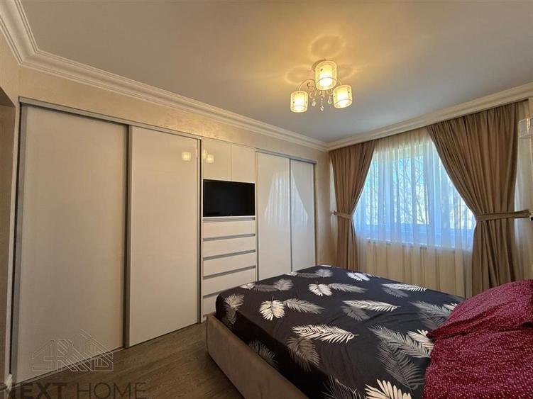 Apartament cu 4 camere decomandat în Central