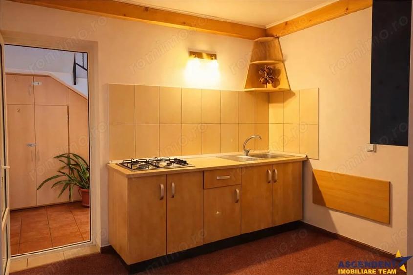 Casă cu 3 camere cu Teren 685 Mp în Moieciu