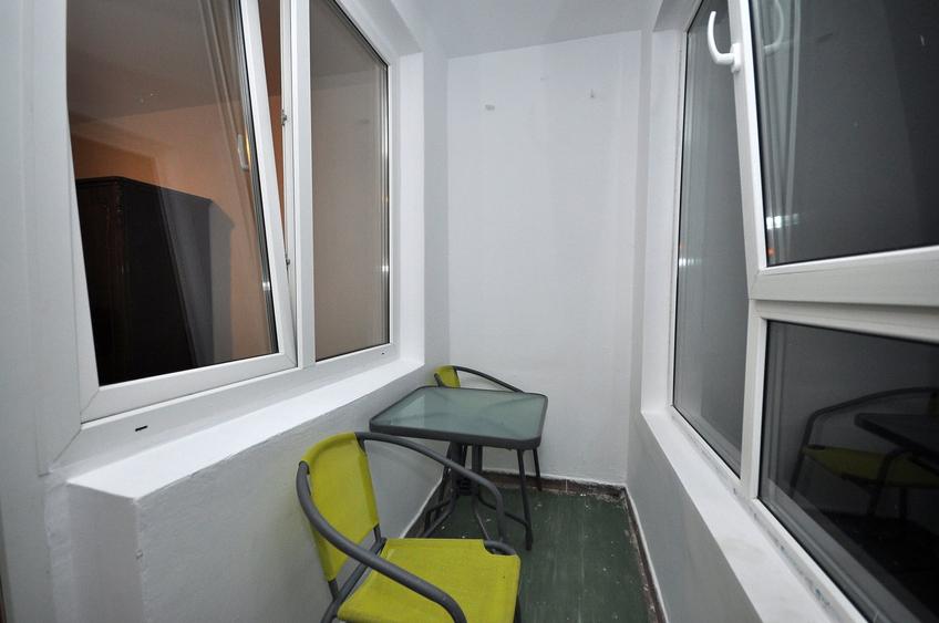 Apartament cu 3 camere decomandat în Drumul Taberei