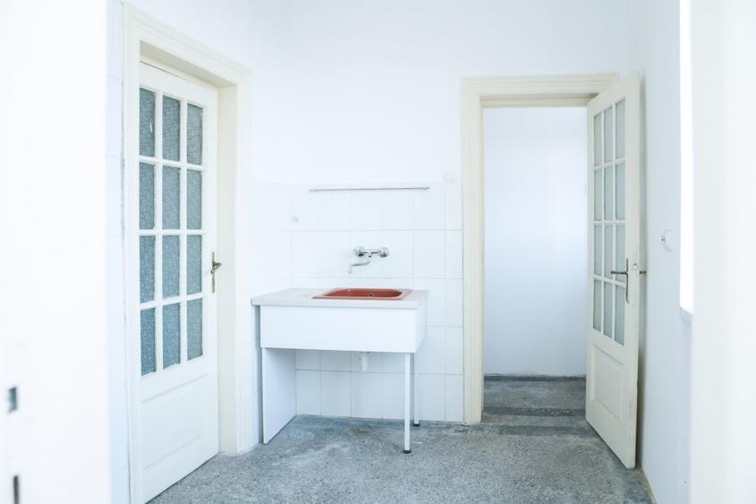 Apartament cu 3 camere circular în P-ța Unirii