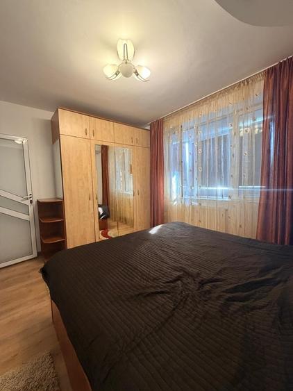 Apartament semidecomandat în Baba Novac
