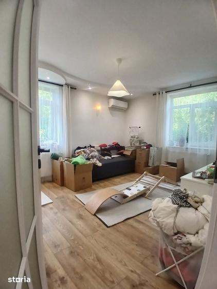 Apartament cu 3 camere în Pieptănari