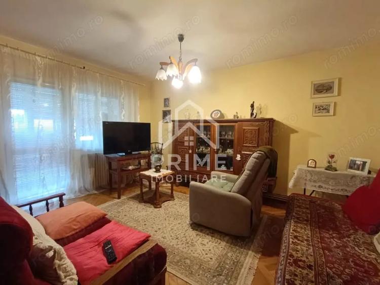 Apartament cu 4 camere decomandat în Central