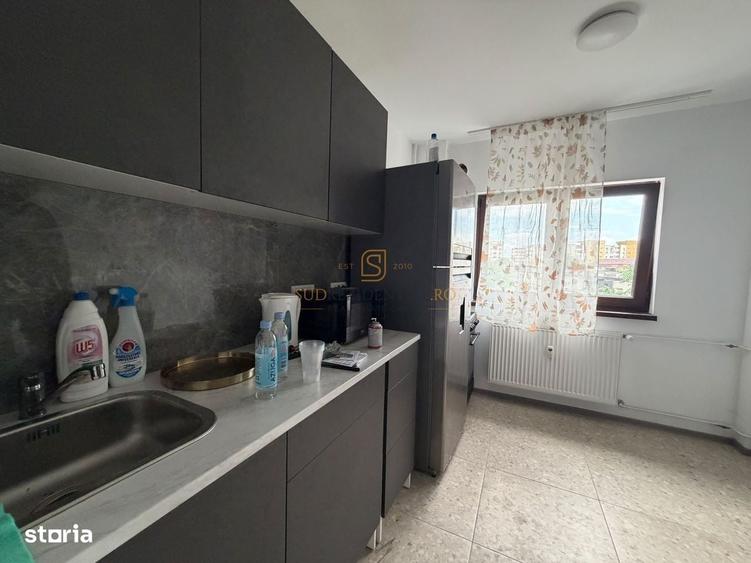 Apartament cu 4 camere decomandat în Berceni