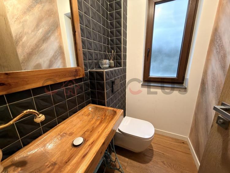 Apartament cu 4 camere semidecomandat, mobilat în Gruia