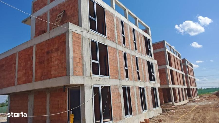 Casă cu 4 camere cu Teren 250 Mp în Titan