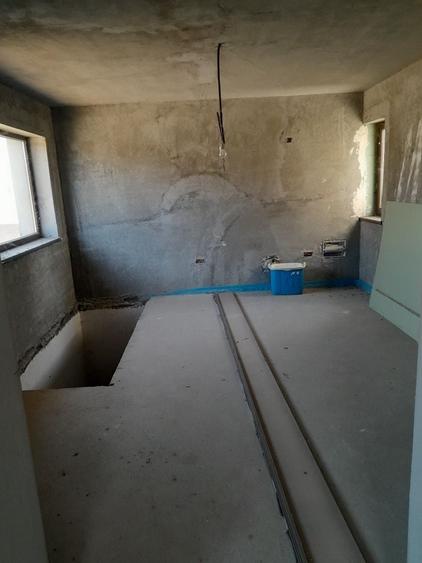 Casă cu 4 camere în Malu Mare