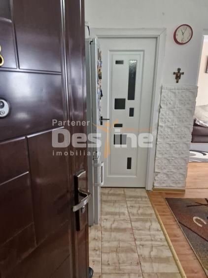 Apartament cu 2 camere decomandat, mobilat în Cugir