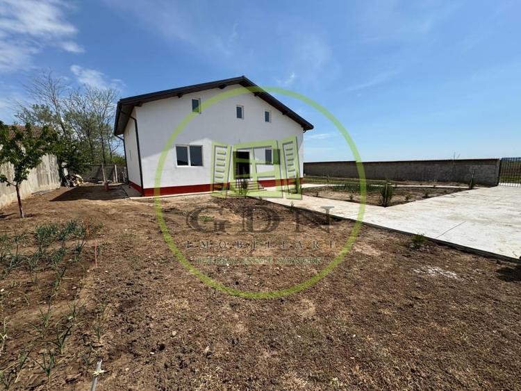Casă individuală cu 7 camere cu Teren 1062 Mp în Ghercești