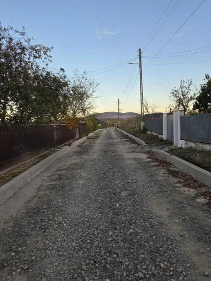 Teren de 2100 mp, în Central
