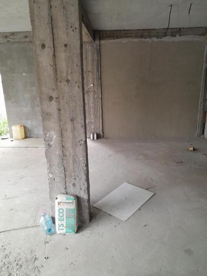 Casă individuală cu 13 camere cu Canalizare în Vitan Mall