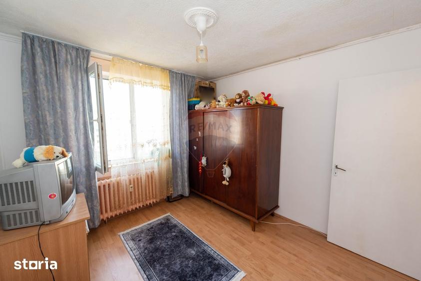 Apartament cu 3 camere decomandat în Sălăjan