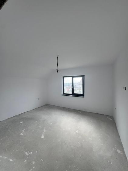 Casă individuală cu 5 camere cu Canalizare în Lascăr Catargiu