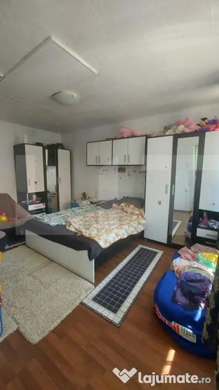 Casă cu 3 camere cu Teren 1800 Mp în Araci