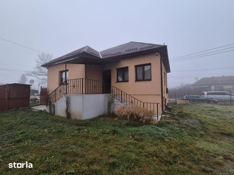 Casă cu 3 camere cu Teren 2800 Mp în Sânmihaiu Almașului