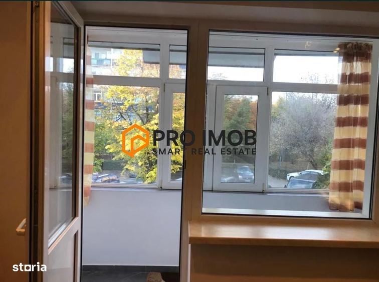 Apartament cu 3 camere semidecomandat în Bălcescu