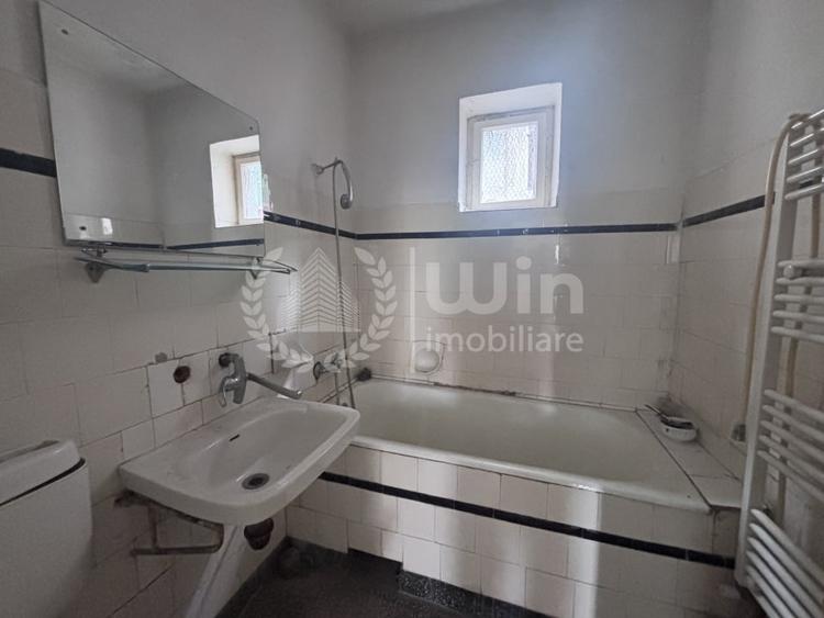 Casă individuală cu 3 camere cu Canalizare în Gruia