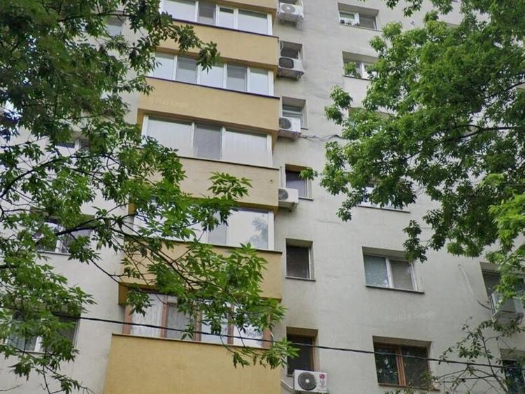 Obor Colentina Teiul Doamnei langa sectia 7 pol - 9