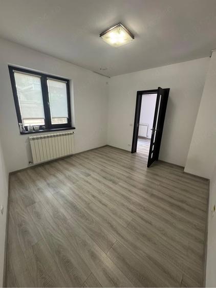 Casă cu Teren 130 Mp în Tei