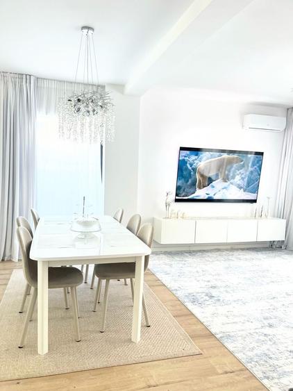 Casă cu 4 camere cu Teren 300 Mp în Tunari