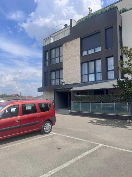 Apartament cu 3 camere decomandat în Sântandrei