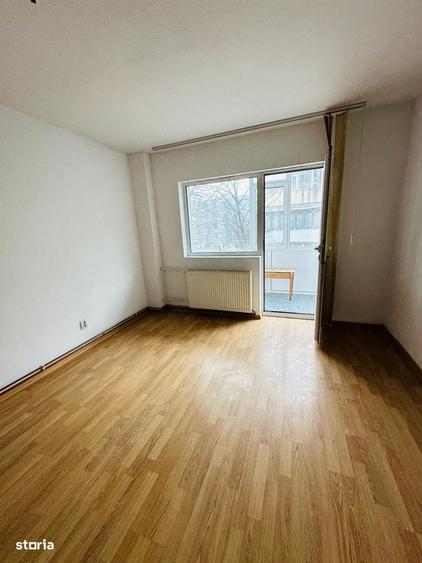 Apartament cu 3 camere decomandat, mobilat în Dacia